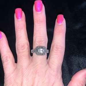 Very beautiful ring. Size 6/7